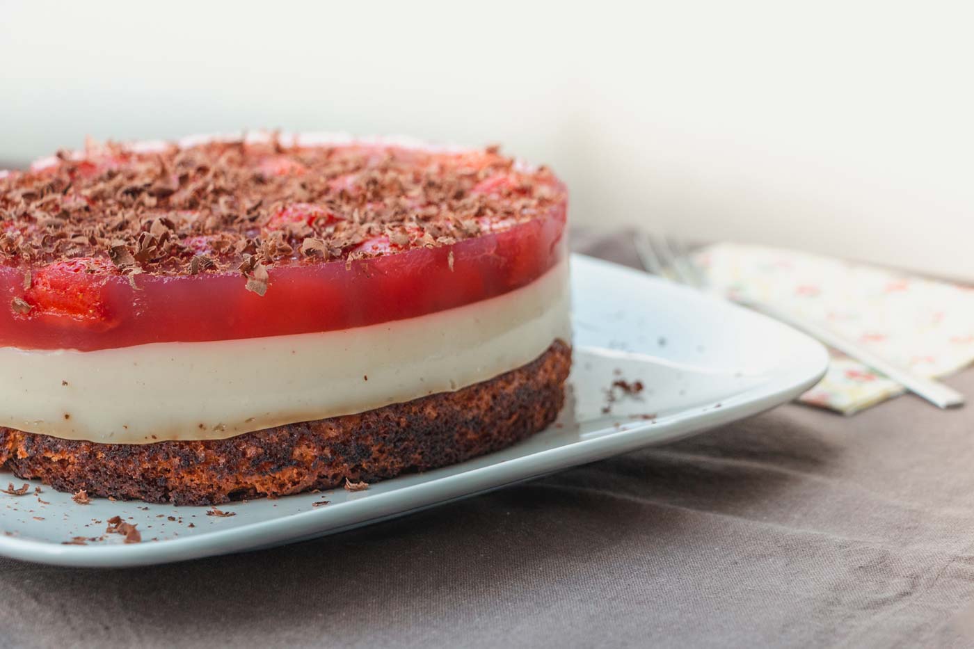 Veganer Erdbeer-Vanillepudding-Kuchen