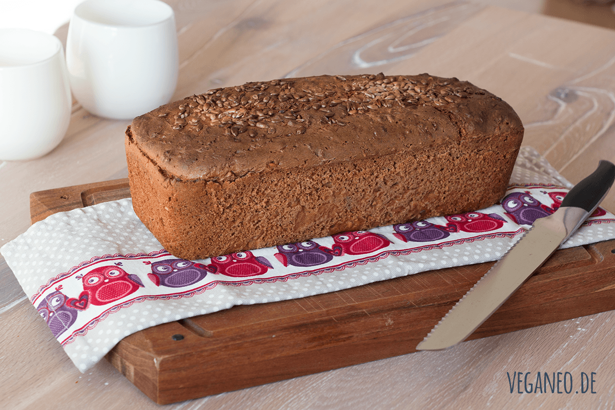 Veganes Vollkornbrot aus Dinkel